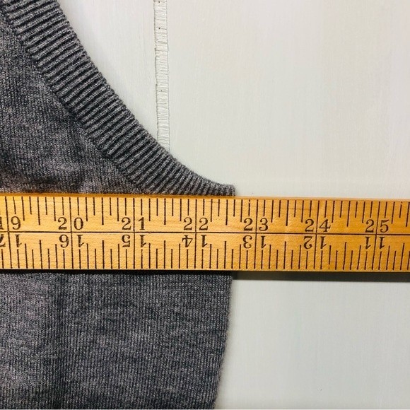 NWOT Men's Gray Cotton blend v-neck sweater vest with diamond pattern, size XXL - Picture 5 of 7